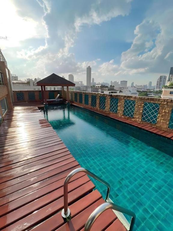 Go Inn Thonglor 23 โกอินน์ ทองหล่อ 23 X Bangkok Bagian luar foto