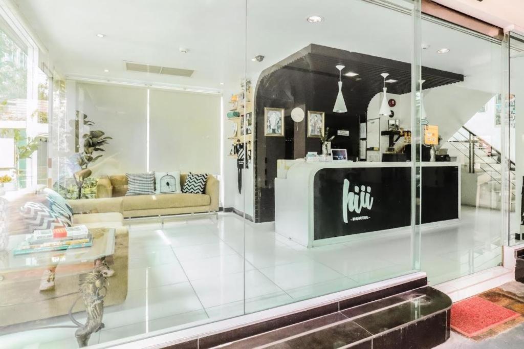 Go Inn Thonglor 23 โกอินน์ ทองหล่อ 23 X Bangkok Bagian luar foto